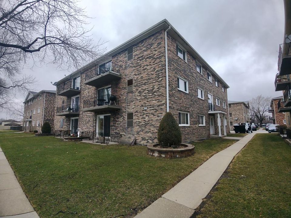 1st image of 5846 W 77th St Unit 102