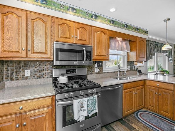 23447 Crestwood Dr, Elkhart, IN 46514