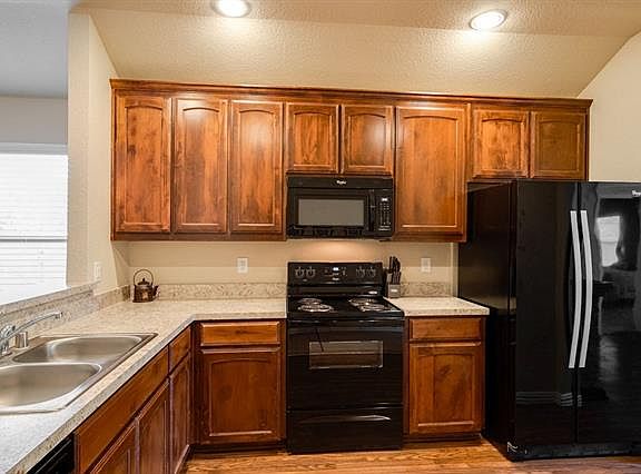 3rd image of 101 Laree Ave
