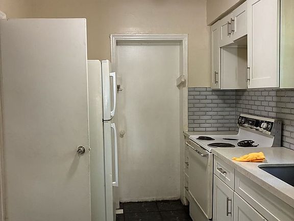 3rd image of 1533 NW 1st Ave #A