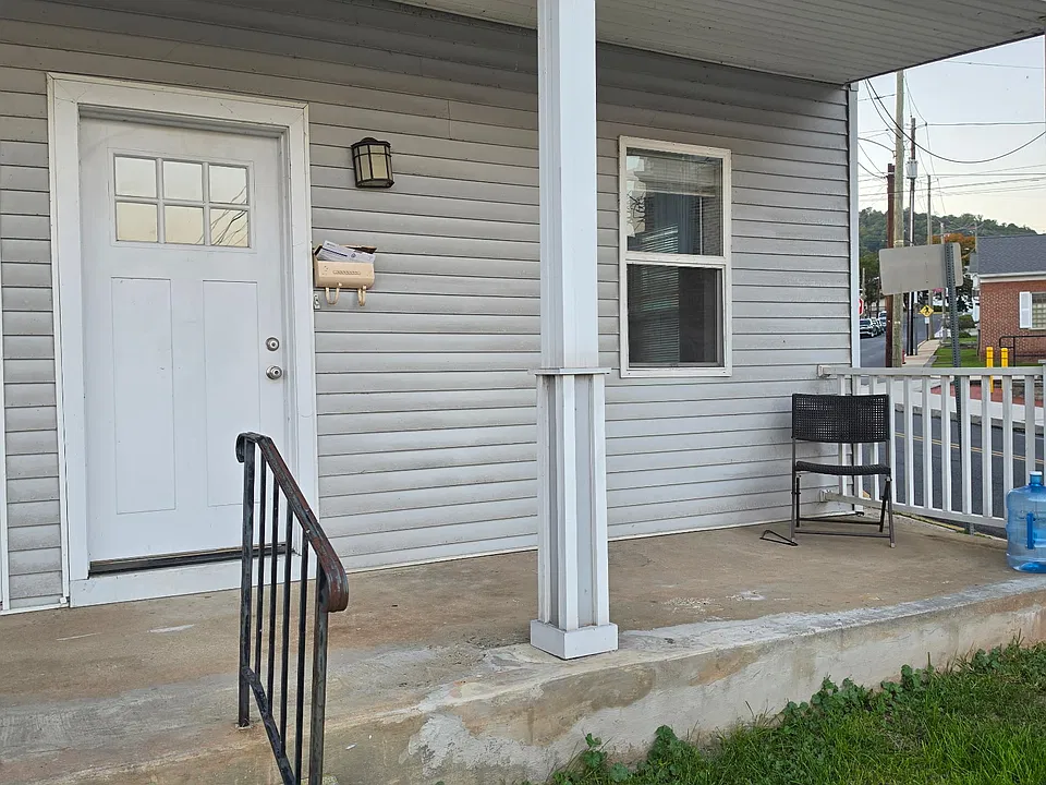 2 Verbeke St #2