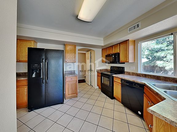 3rd image of 4060 N Orleans St