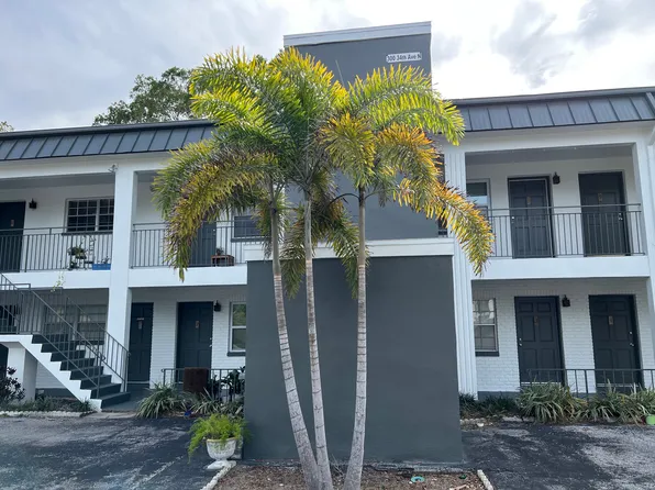 300 34th Ave N APT 6, St Petersburg, FL 33704