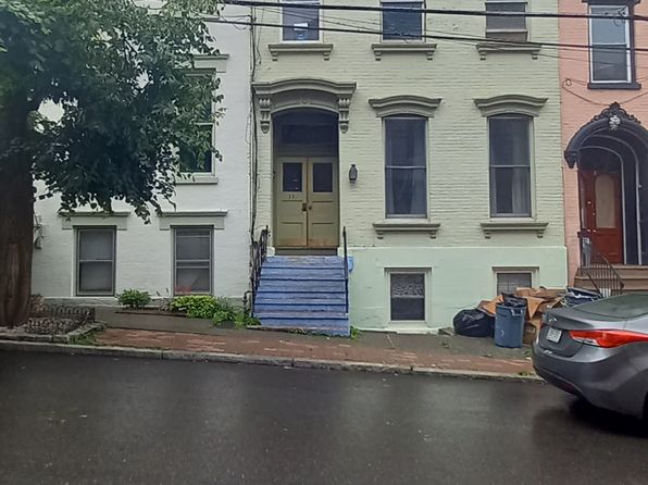 11 Elm St APT 3