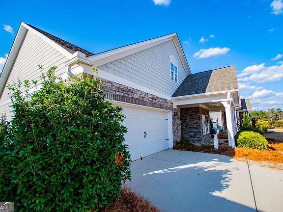 5th image of 102 Windmill Way