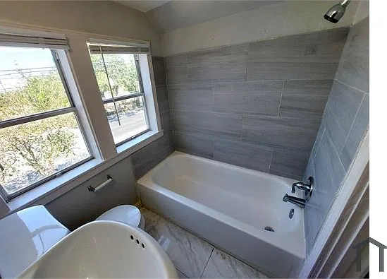 1 bed, 350 sqft, $825 — Photo 4
