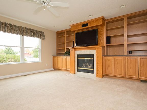 3rd image of 504 Greystone Dr