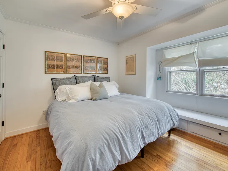 36 Lynn Ave — Photo 16