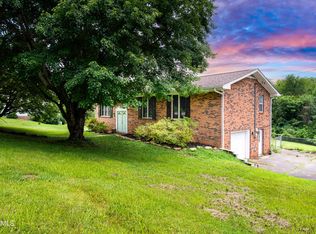 128 Wildwood Hills Dr, Maryville, TN 37804
