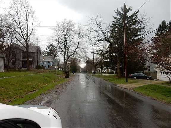 3rd image of 439 Cuyahoga St