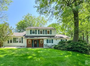 25 Sherwood Rd, Edison, NJ 08820