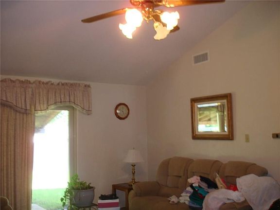 2nd image of 707 Salsbury Cir