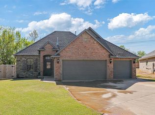 1520 Stirrup Way, Yukon, OK 73099