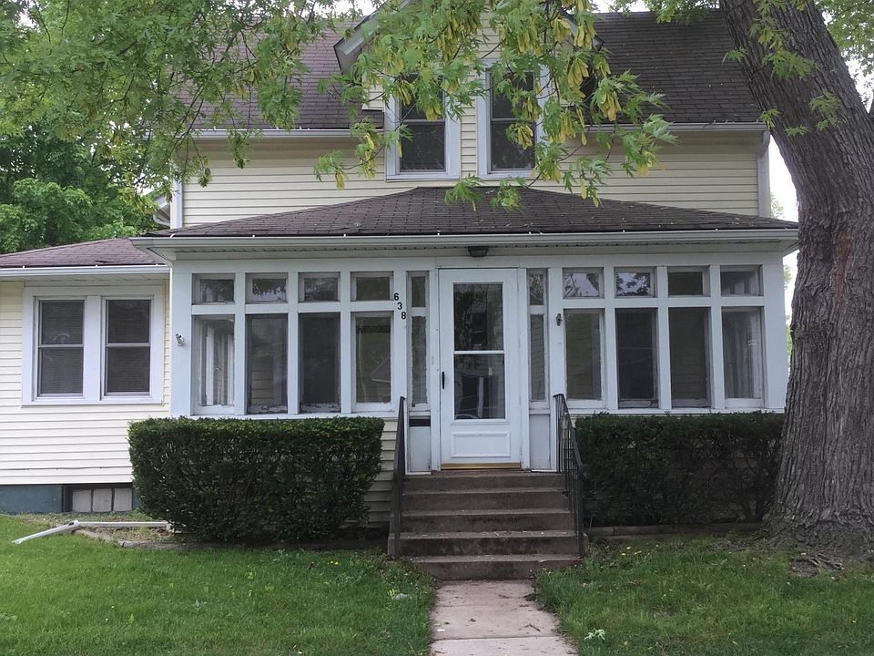 1st image of 638 E 4th St