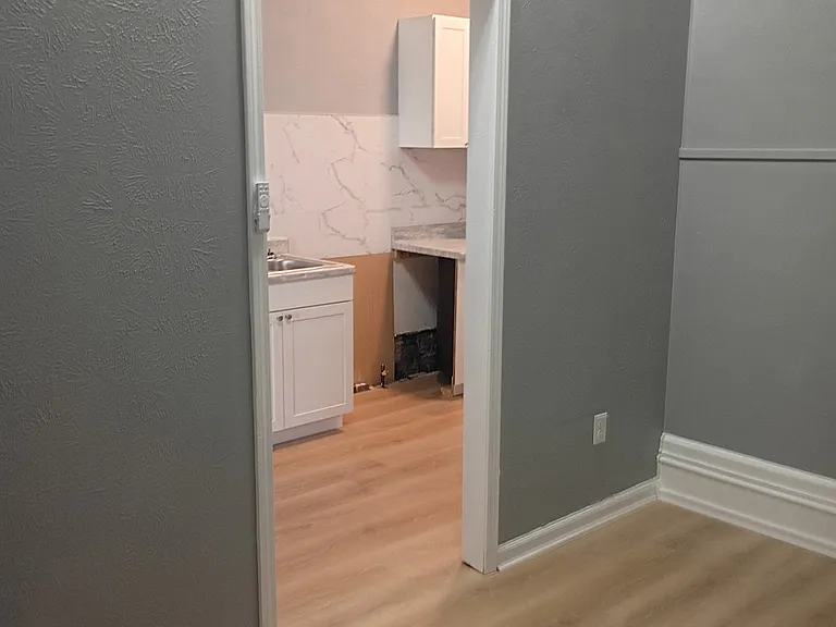 211 S Monroe St #2 — Photo 7