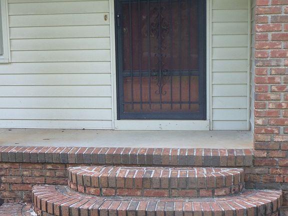 3rd image of 219 Pecan Dr