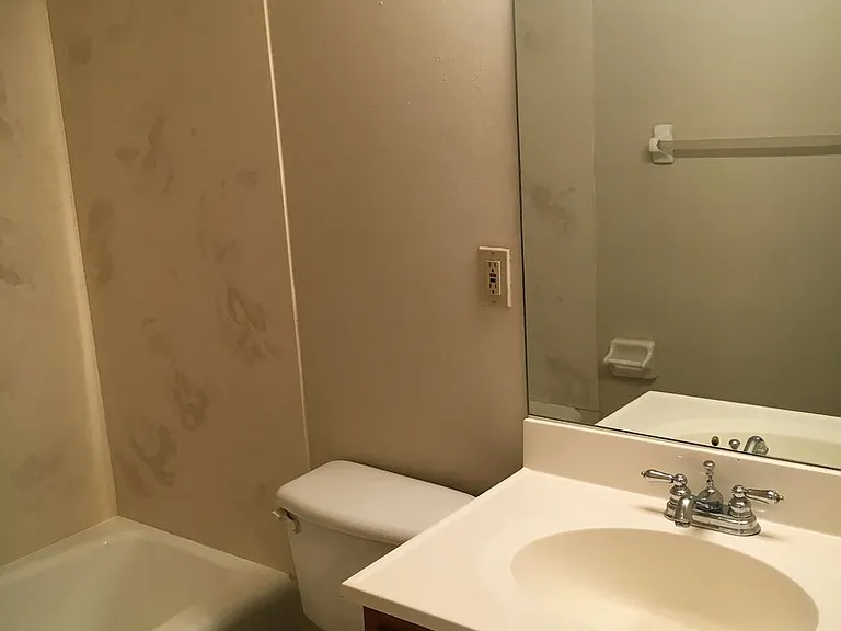 712-714 Riverview Dr — Photo 17