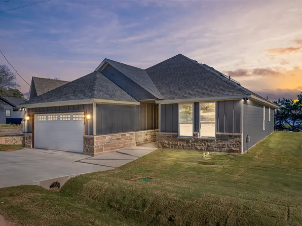 2705 Austin Ct, Granbury, TX 76048