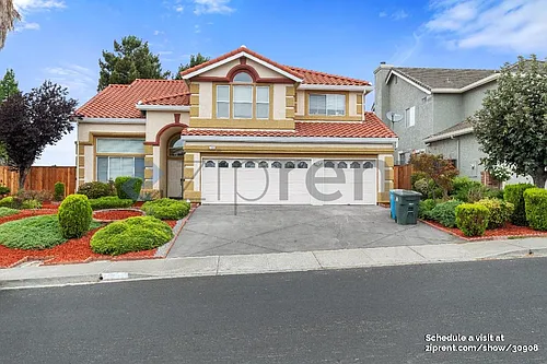1001 Sandhurst Dr Photo 1