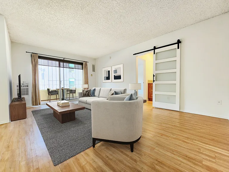 12340 Rochester Ave — Photo 24