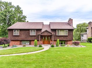 317 Bridlewood Dr, Greensburg, PA 15601