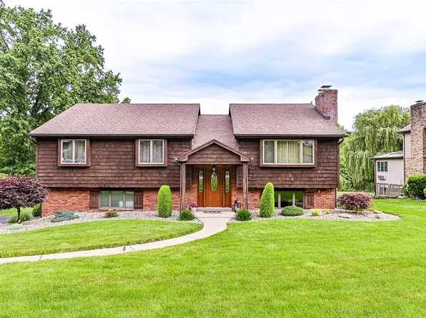 317 Bridlewood Dr, Greensburg, PA 15601