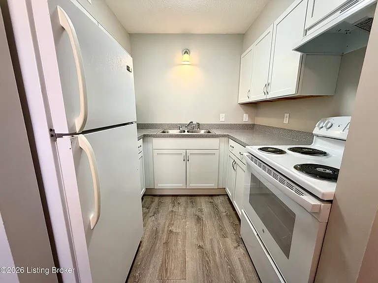 1922 Silver St #4 — Photo 5
