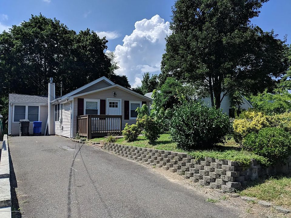 1st image of 73 River Dr