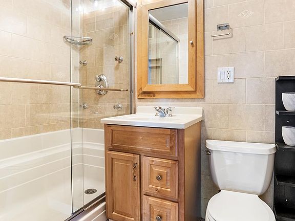 4th image of 333 E 45th St APT 19E