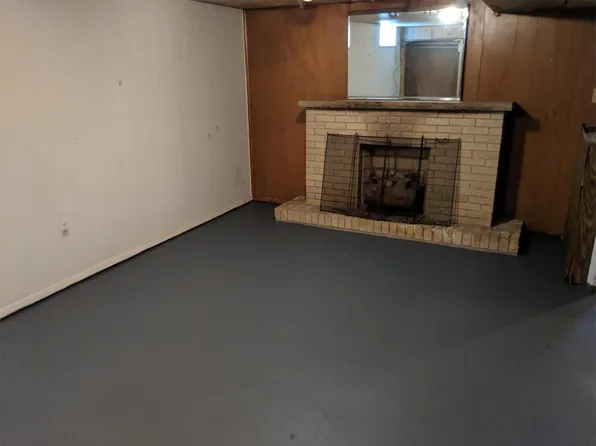 1862 Warwick Ave, Lincoln Park, MI 48146