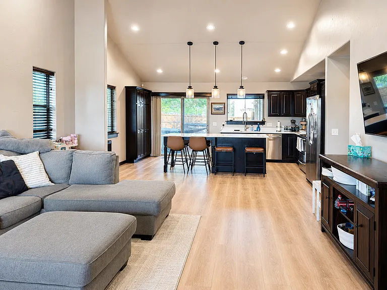 703 Cottonwood Rd — Photo 3