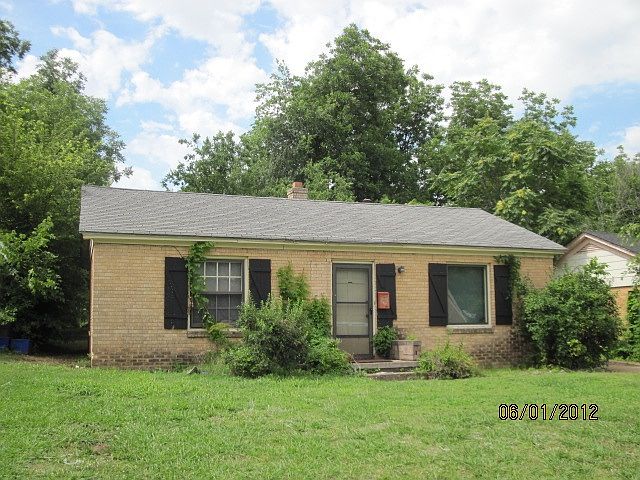 1st image of 2040 NE 18th St