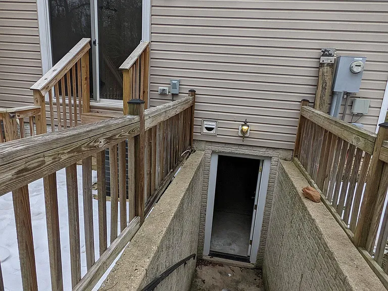 829 Gallows Ct — Photo 33