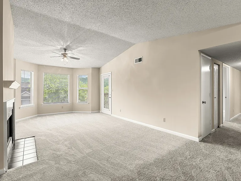 Avana Bellevue — Photo 9