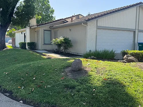 6936 Village Green Dr Photo 1