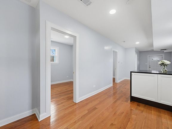 4th image of 6145 W 54th St