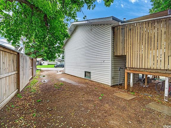 2nd image of 119 Skye DRIVE