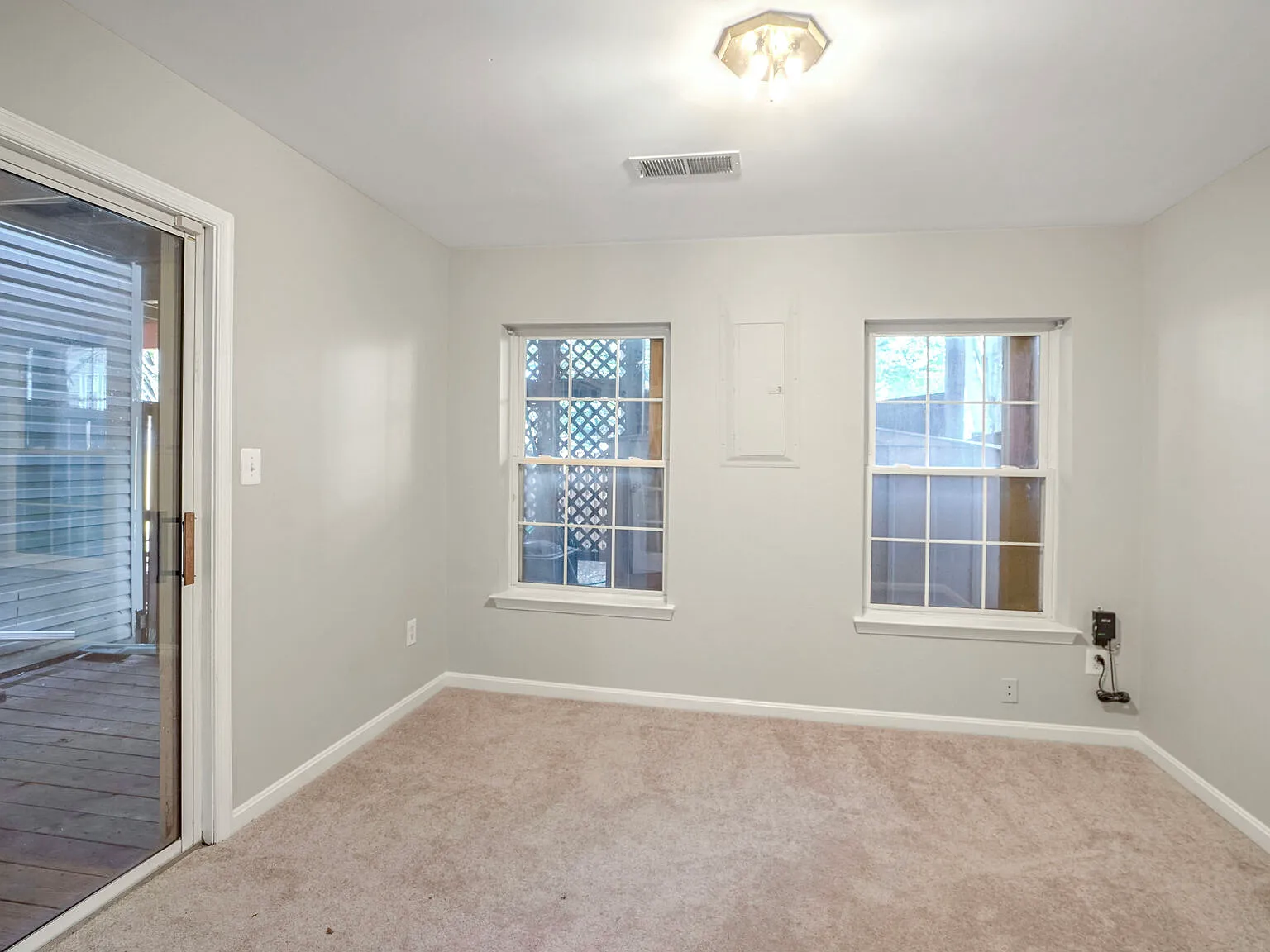 3 bed, 2.5 bath, 2100 sqft, $2,900 — Photo 4