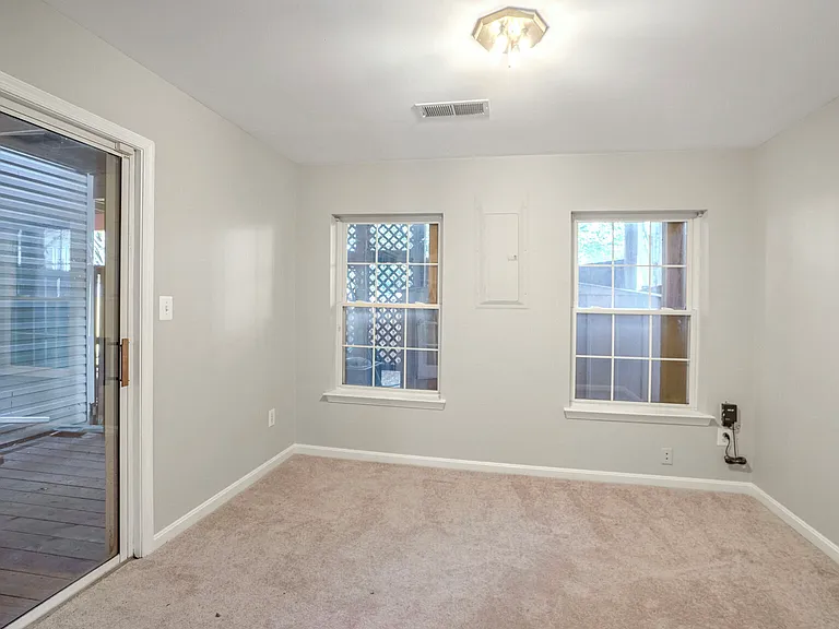 20413 Elm Grove Ter — Photo 4