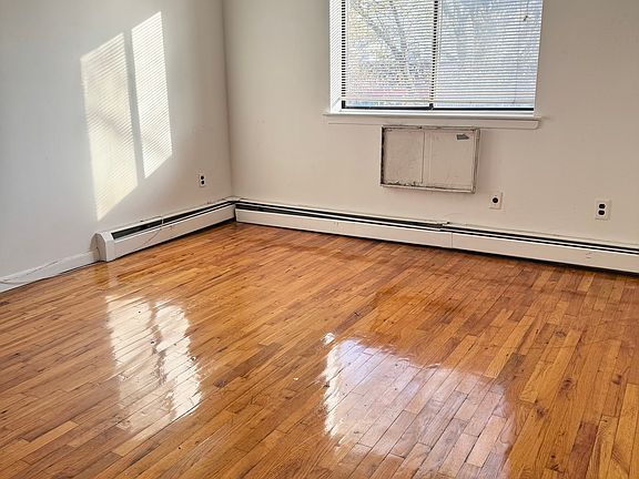 4th image of 2509 34th Ave APT 2