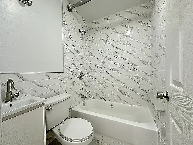 200 W 119th St #B — Photo 3
