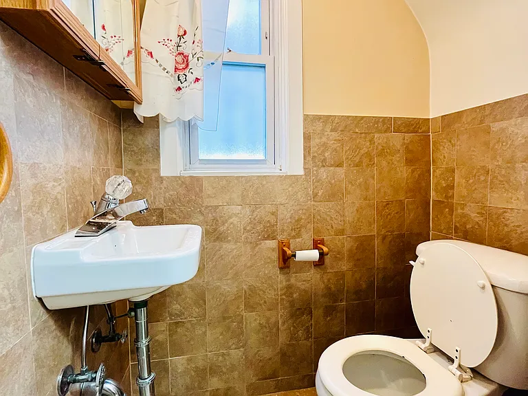 776 Adee Ave #B — Photo 4