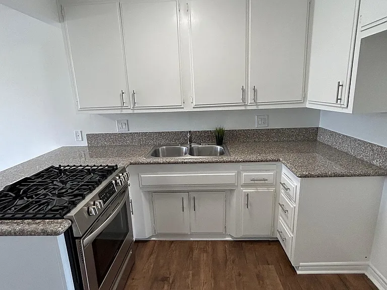 Pine Terrace — Photo 15
