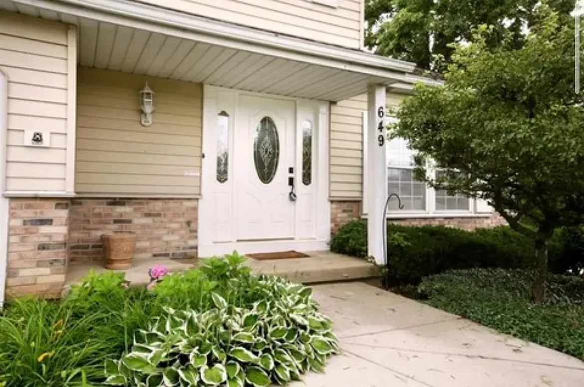 649 Sanders Ct — Photo 2