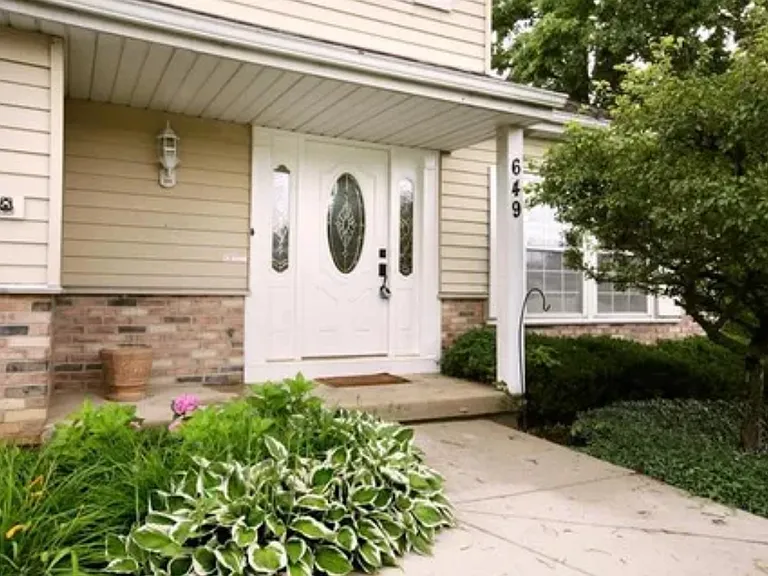 649 Sanders Ct — Photo 2