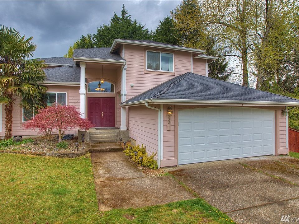 Welcome home!  Enjoy added privacy with this spacious greenbelt lot. 