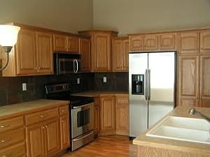 Kitchen w/slate backsplash