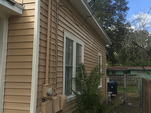 3rd image of 3306 E 24th Ave