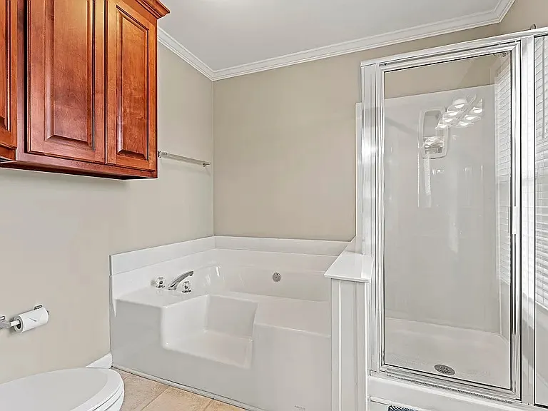 112 Bathurst Ln — Photo 21