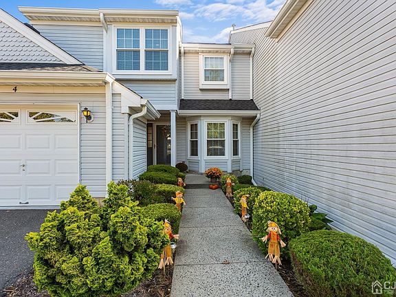 3rd image of 4 Lamberson Ct #2204